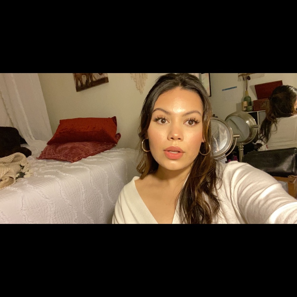 Meet your Posher, Alejandra